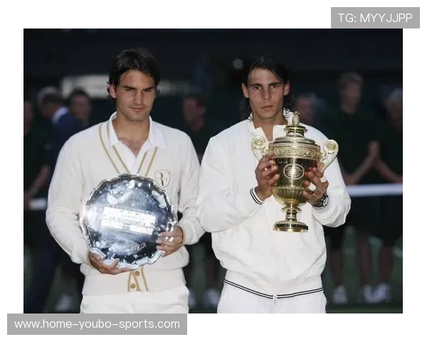 网球世界最新动态：顶尖选手激烈对决赛场风云再起